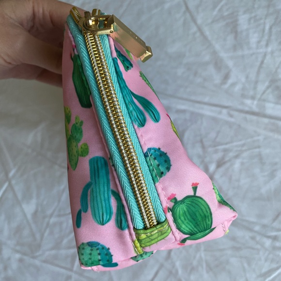 Kestrel Cacti Succulent Makeup Cosmetic bag pouch Case Gold Logo Green Pink NWT - Picture 3 of 9